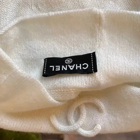 CHANEL Cashmere Blend Kit Beanie - Picture 3 of 4